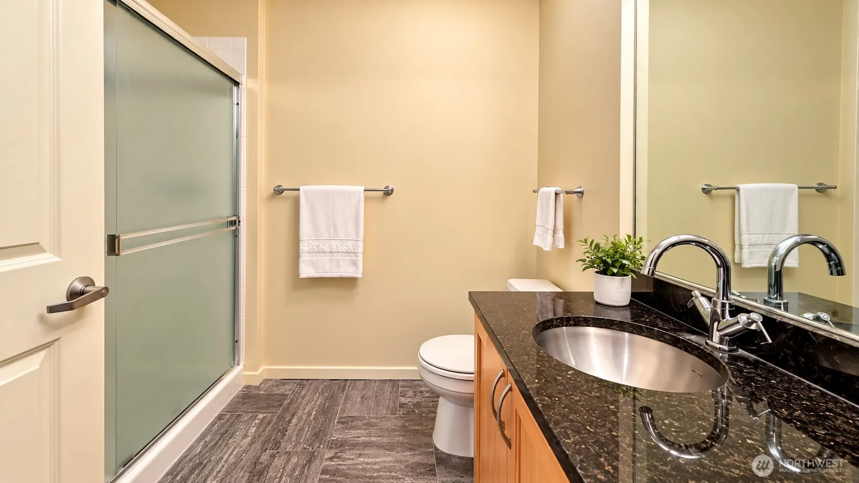 118 107th Avenue NE #B403, Bellevue, WA 98004