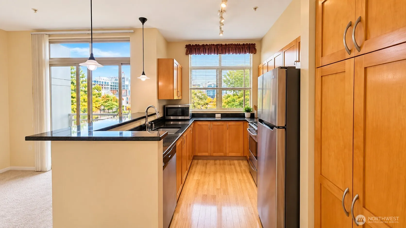 118 107th Avenue NE #B403, Bellevue, WA 98004