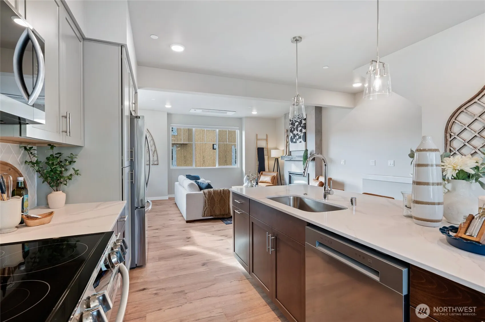 14424 Madison Way #J3, Lynnwood, WA 98087