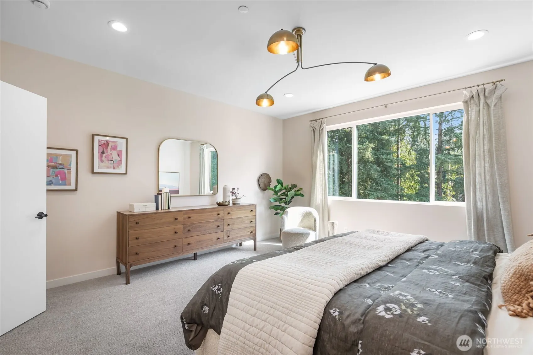 1129 129th Court NE, Bellevue, WA 98005