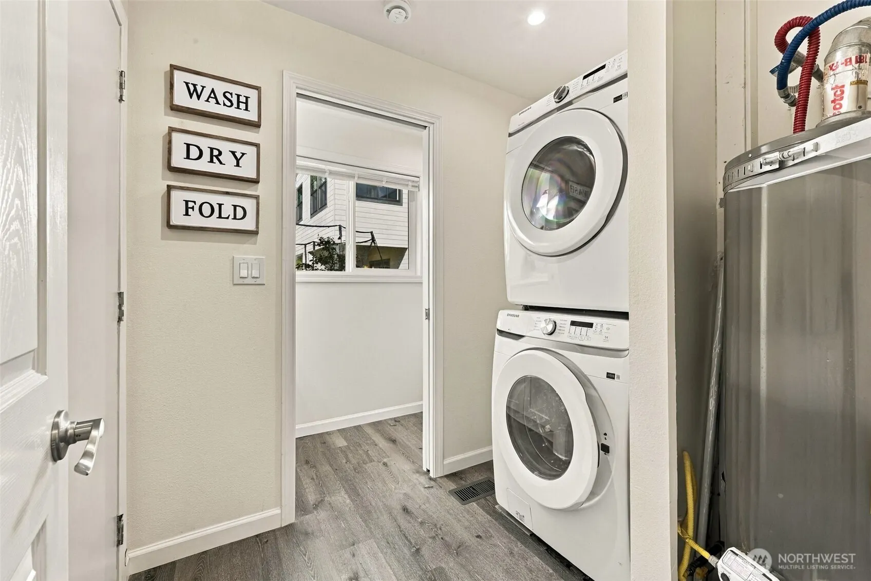 325 SE Andrews Street , Issaquah, WA 98027