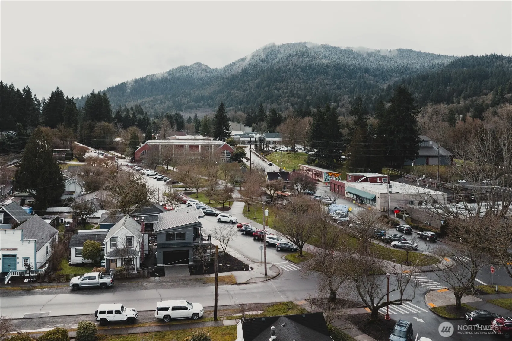 325 SE Andrews Street , Issaquah, WA 98027