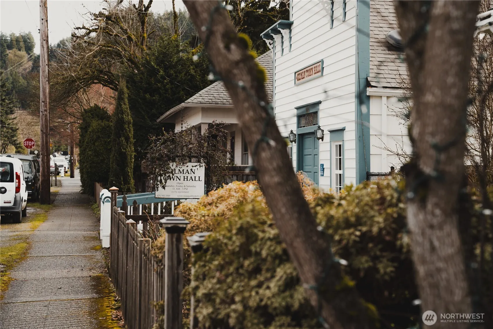 325 SE Andrews Street , Issaquah, WA 98027
