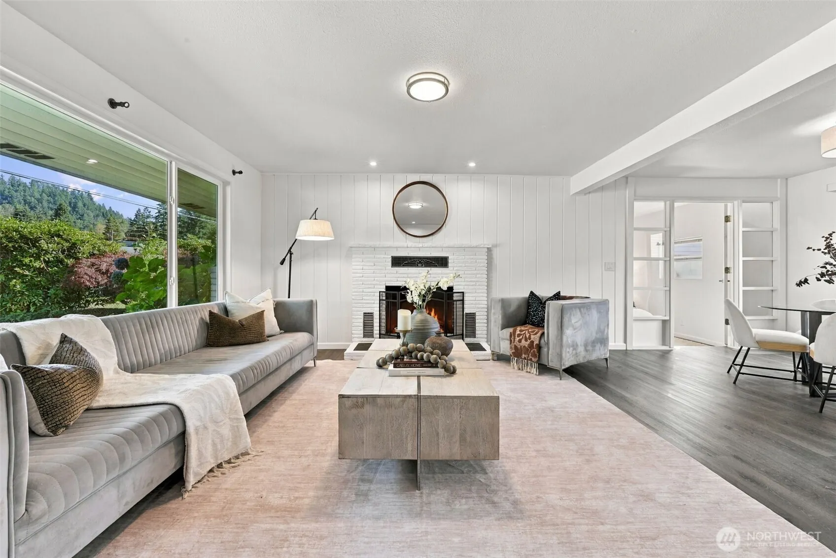 325 SE Andrews Street , Issaquah, WA 98027