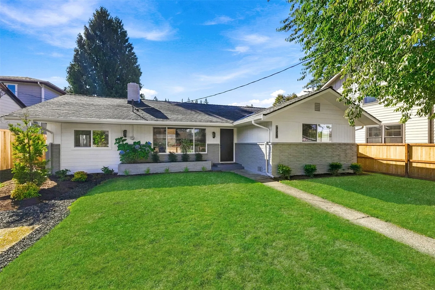 325 SE Andrews Street , Issaquah, WA 98027