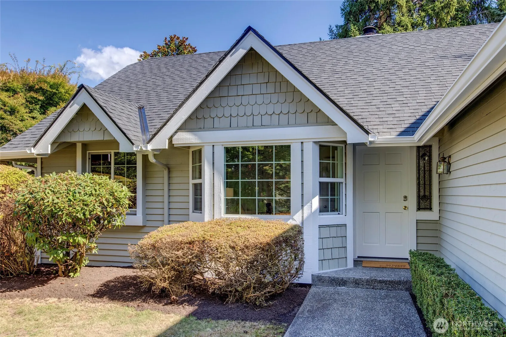 6216 108th Place NE, Kirkland, WA 98033