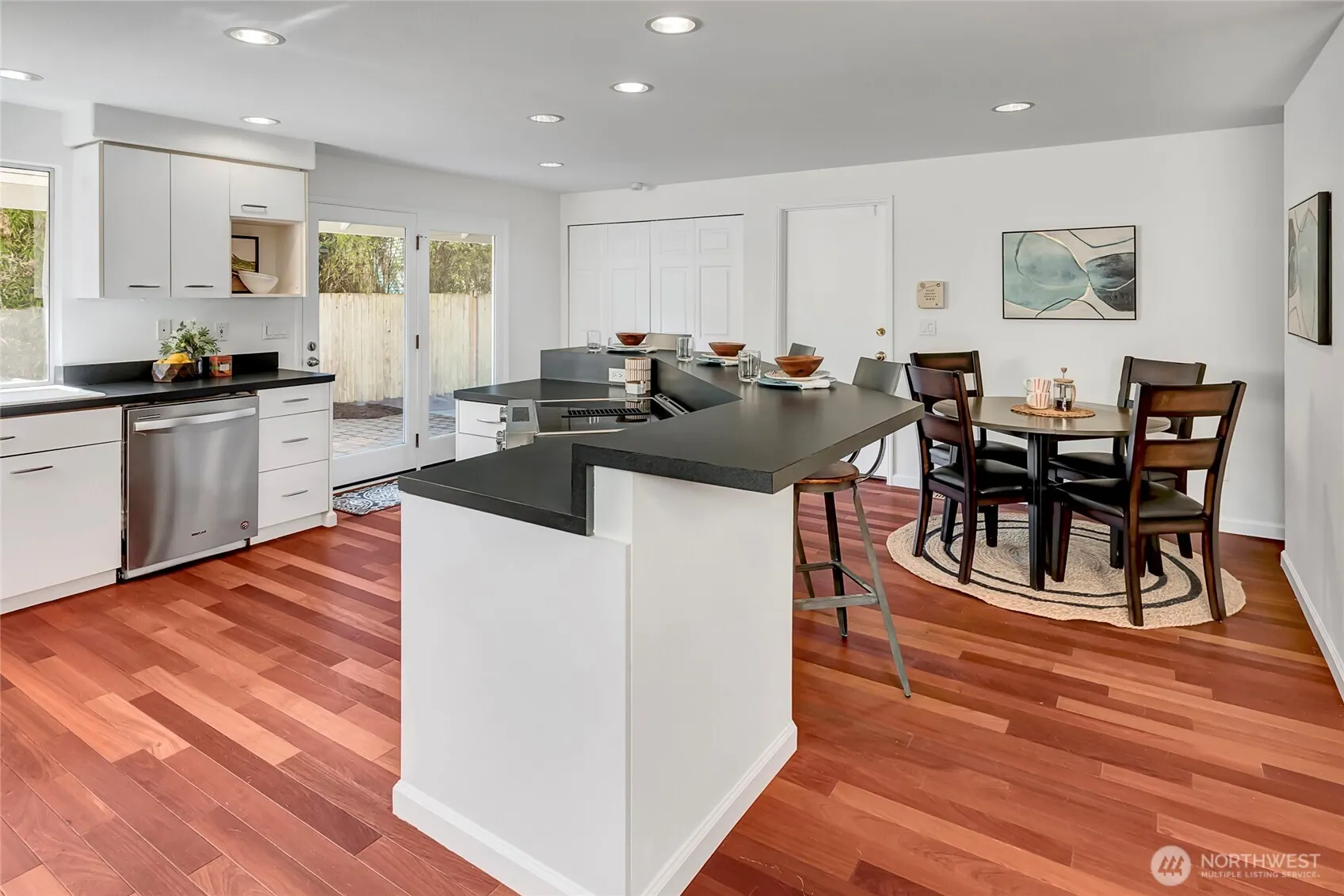 6216 108th Place NE, Kirkland, WA 98033