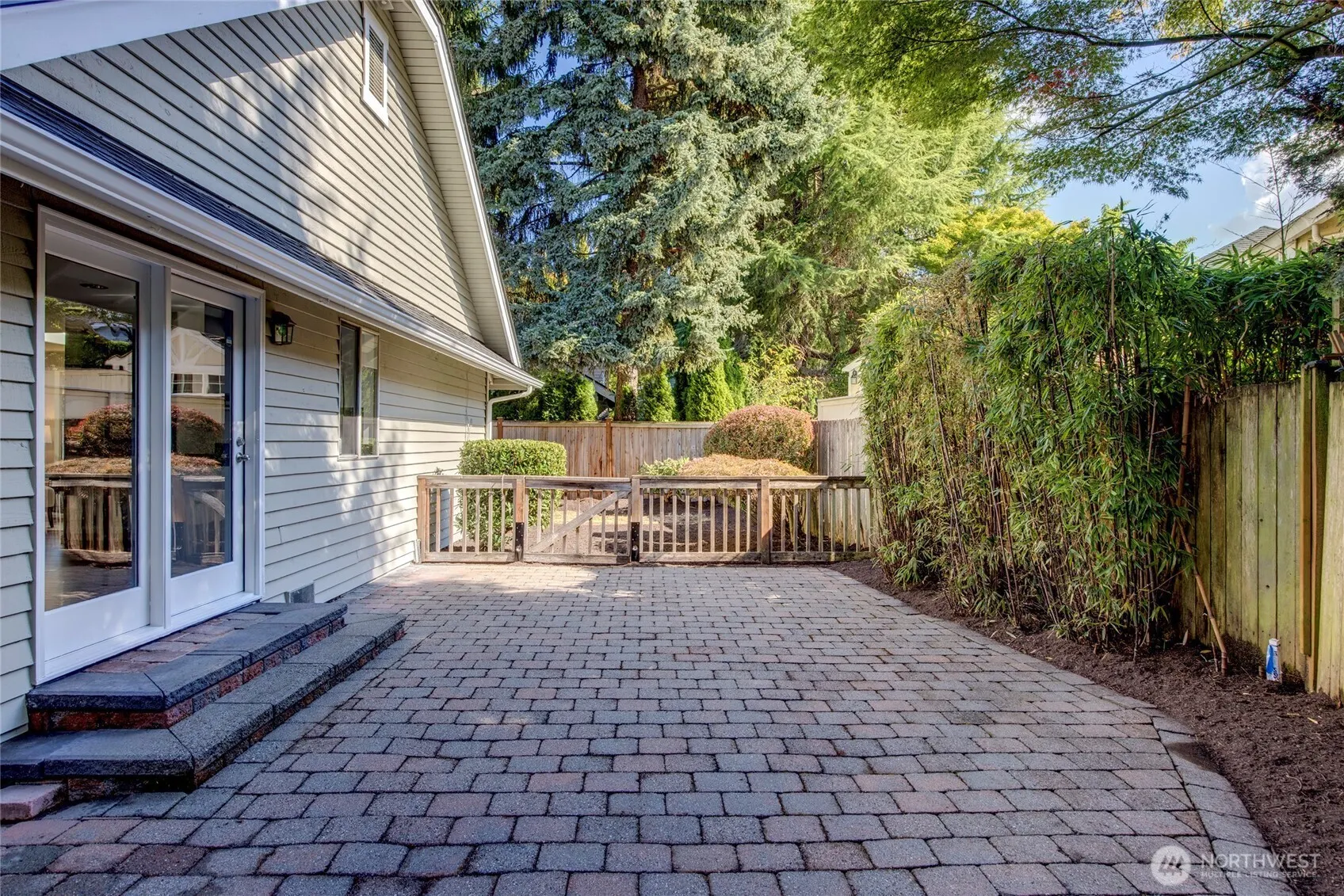 6216 108th Place NE, Kirkland, WA 98033