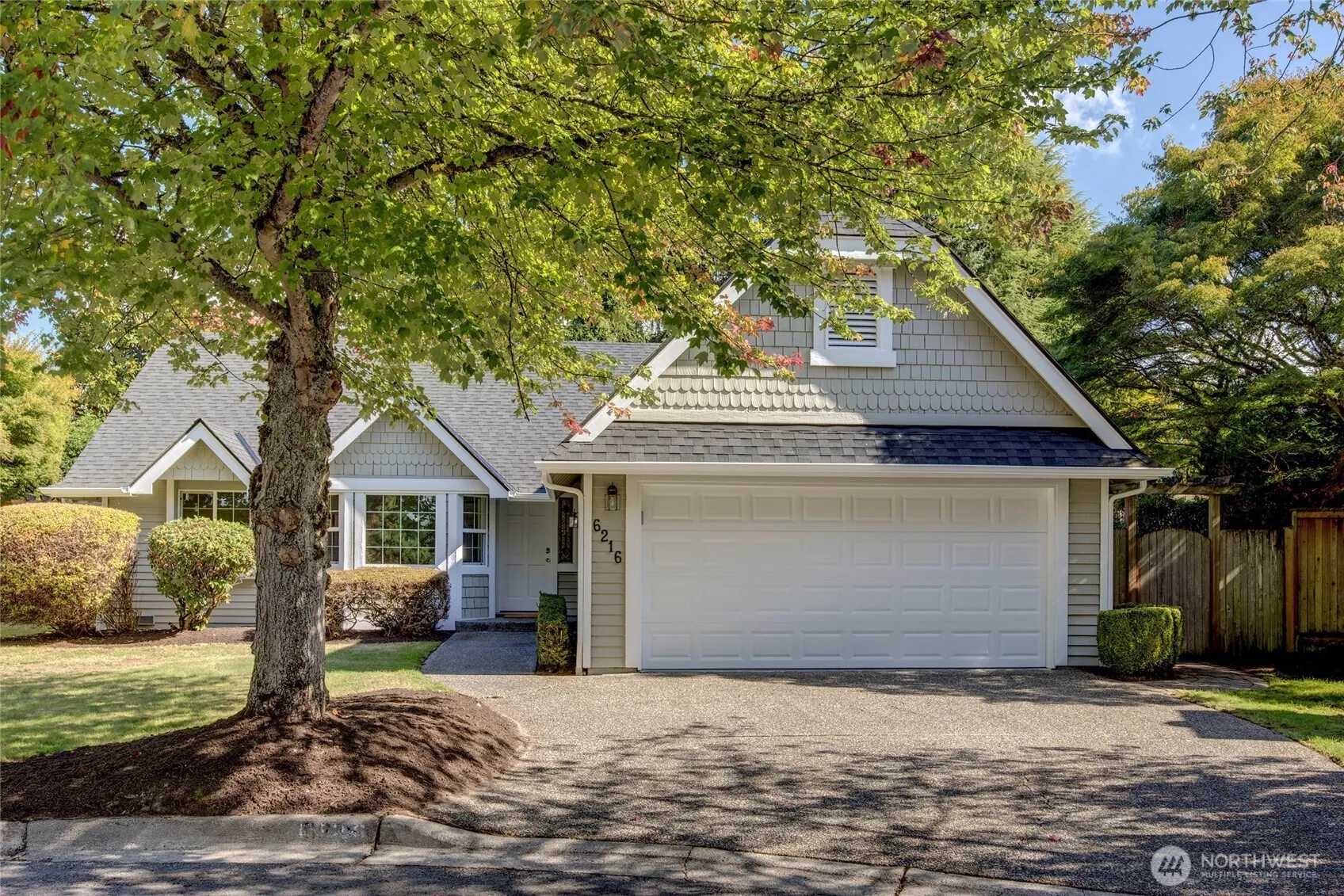 6216 108th Place NE, Kirkland, WA 98033