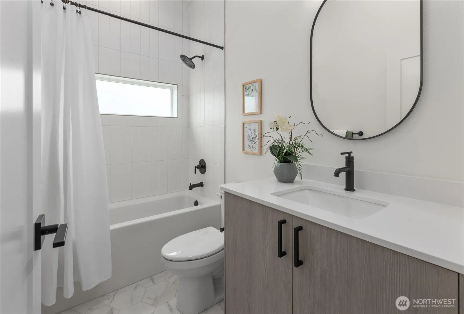 10330 B Ashworth Avenue N, Seattle, WA 98133