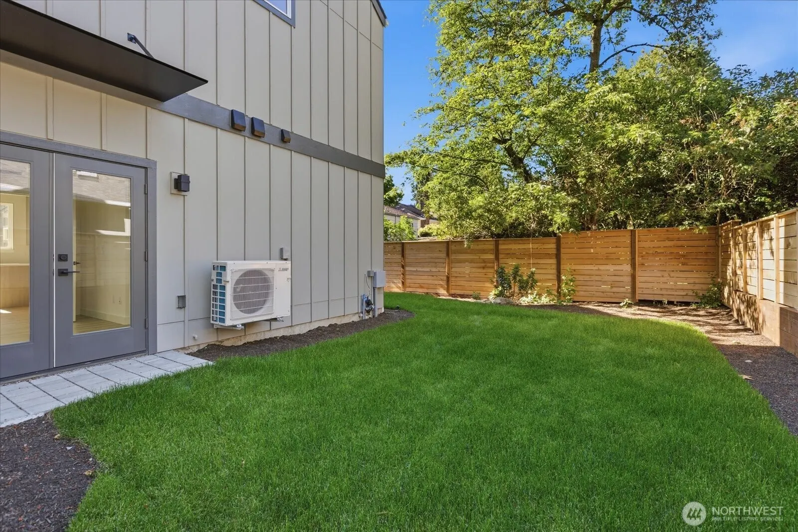 10330 B Ashworth Avenue N, Seattle, WA 98133