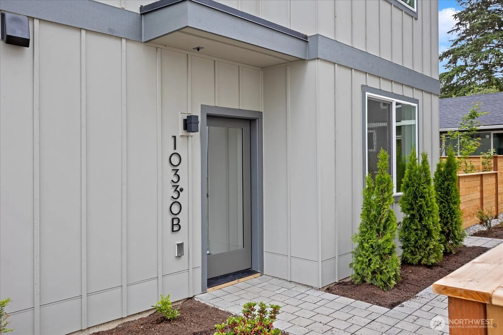 10330 B Ashworth Avenue N, Seattle, WA 98133