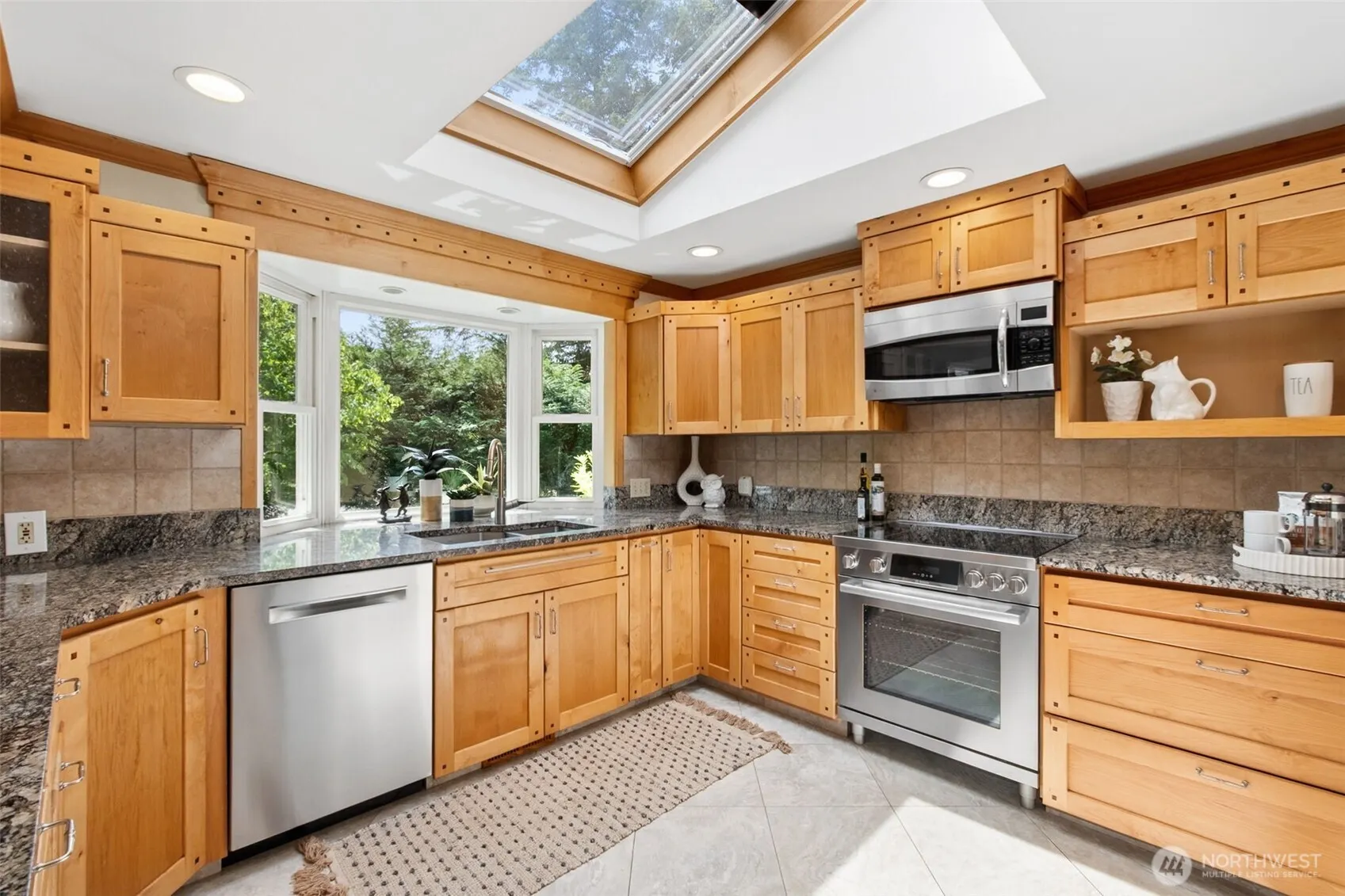 26428 SE 172 Street , Issaquah, WA 98027-6962