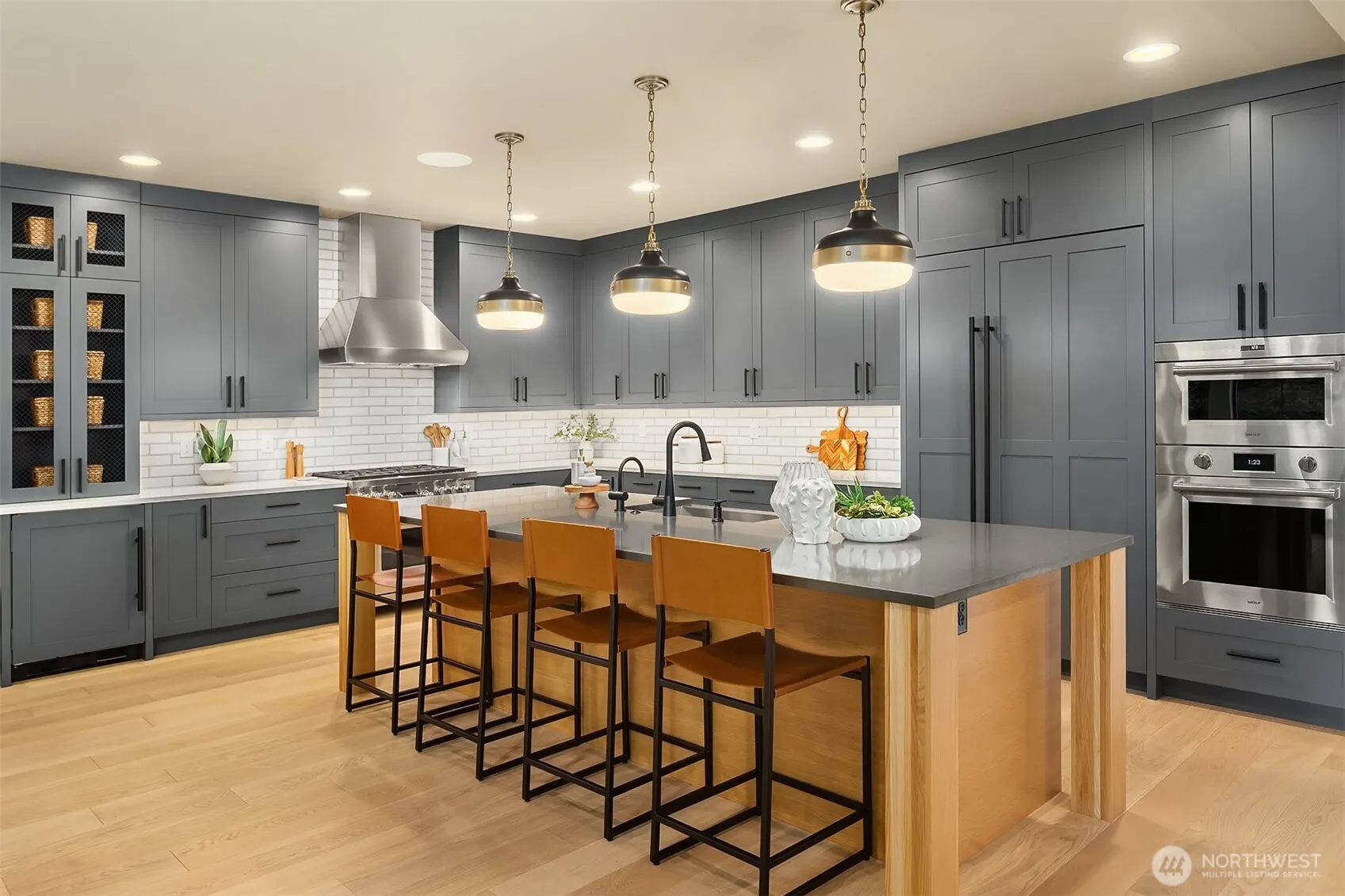 225 3rd Avenue S, Kirkland, WA 98033