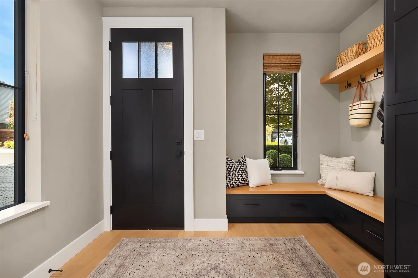 225 3rd Avenue S, Kirkland, WA 98033