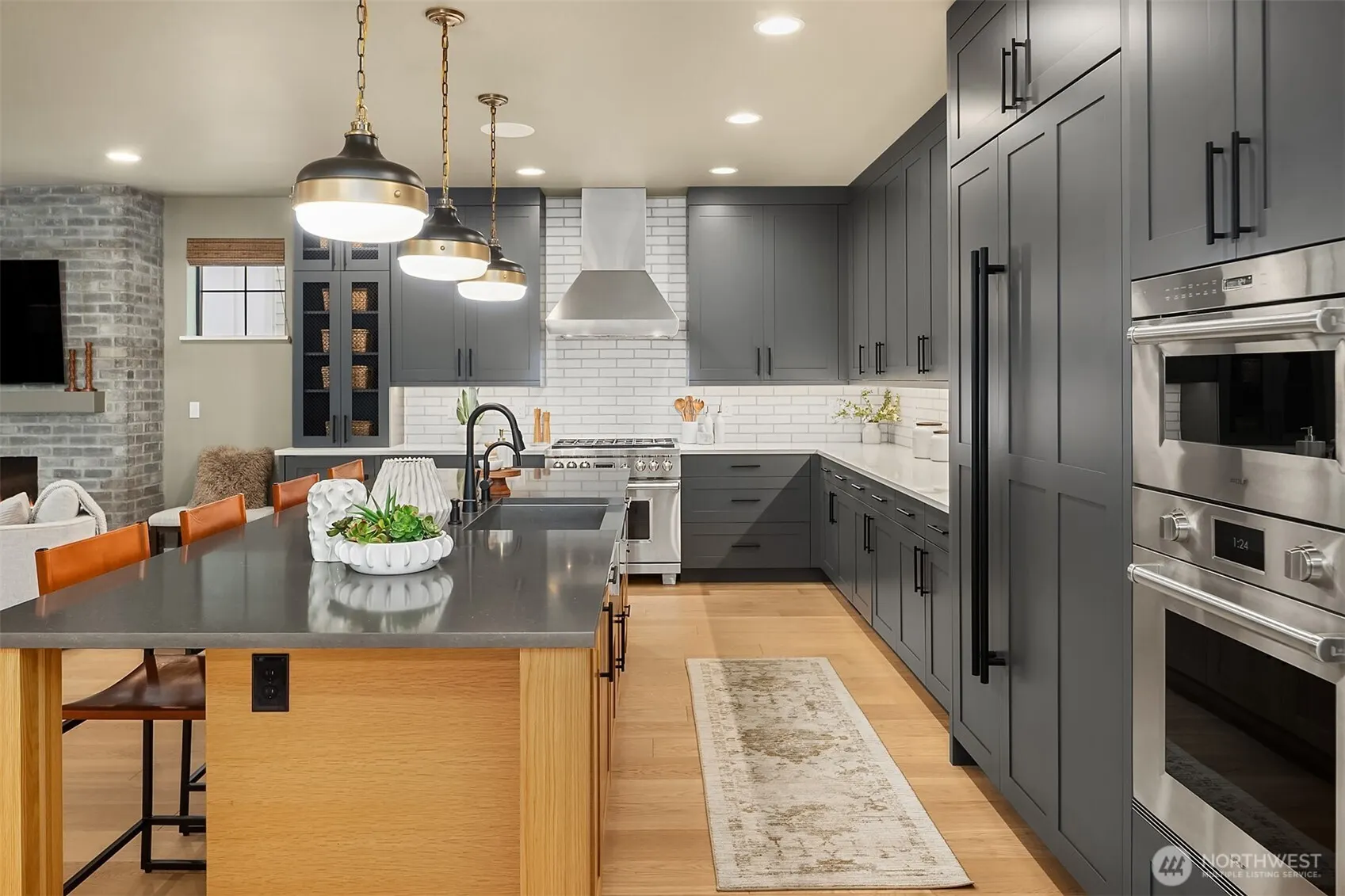 225 3rd Avenue S, Kirkland, WA 98033