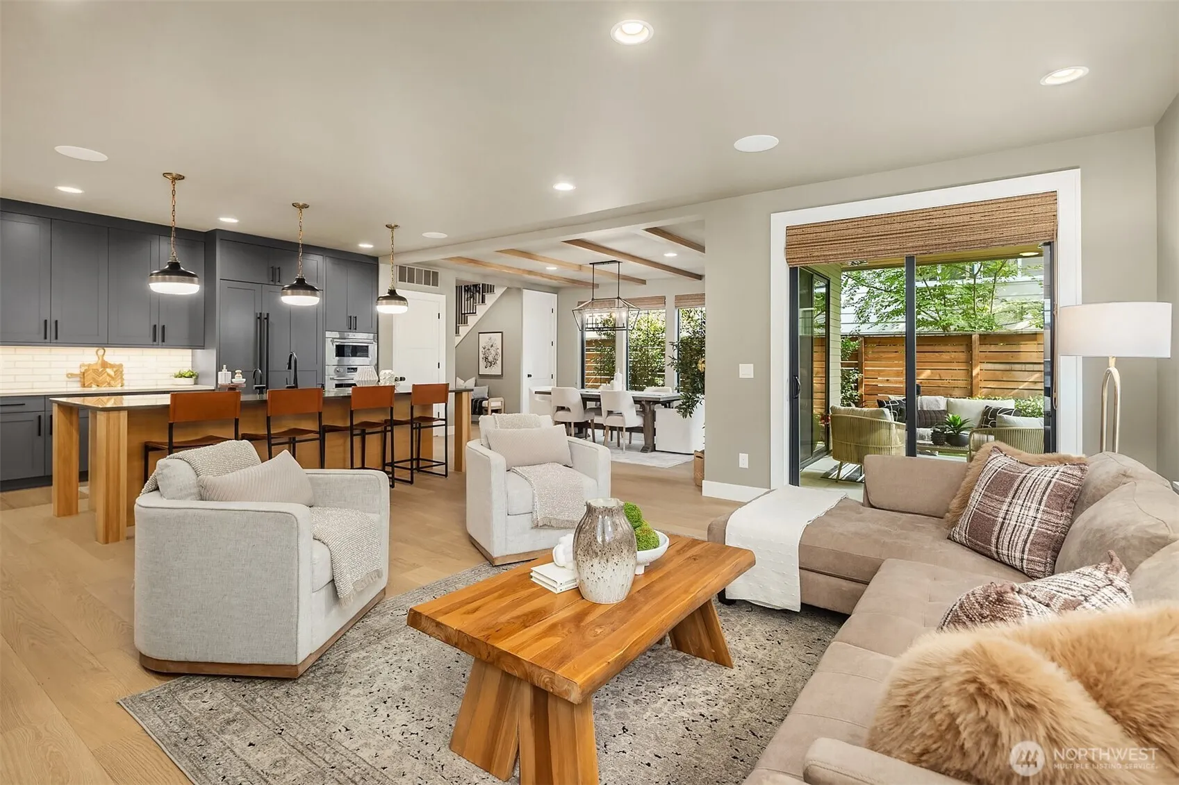 225 3rd Avenue S, Kirkland, WA 98033