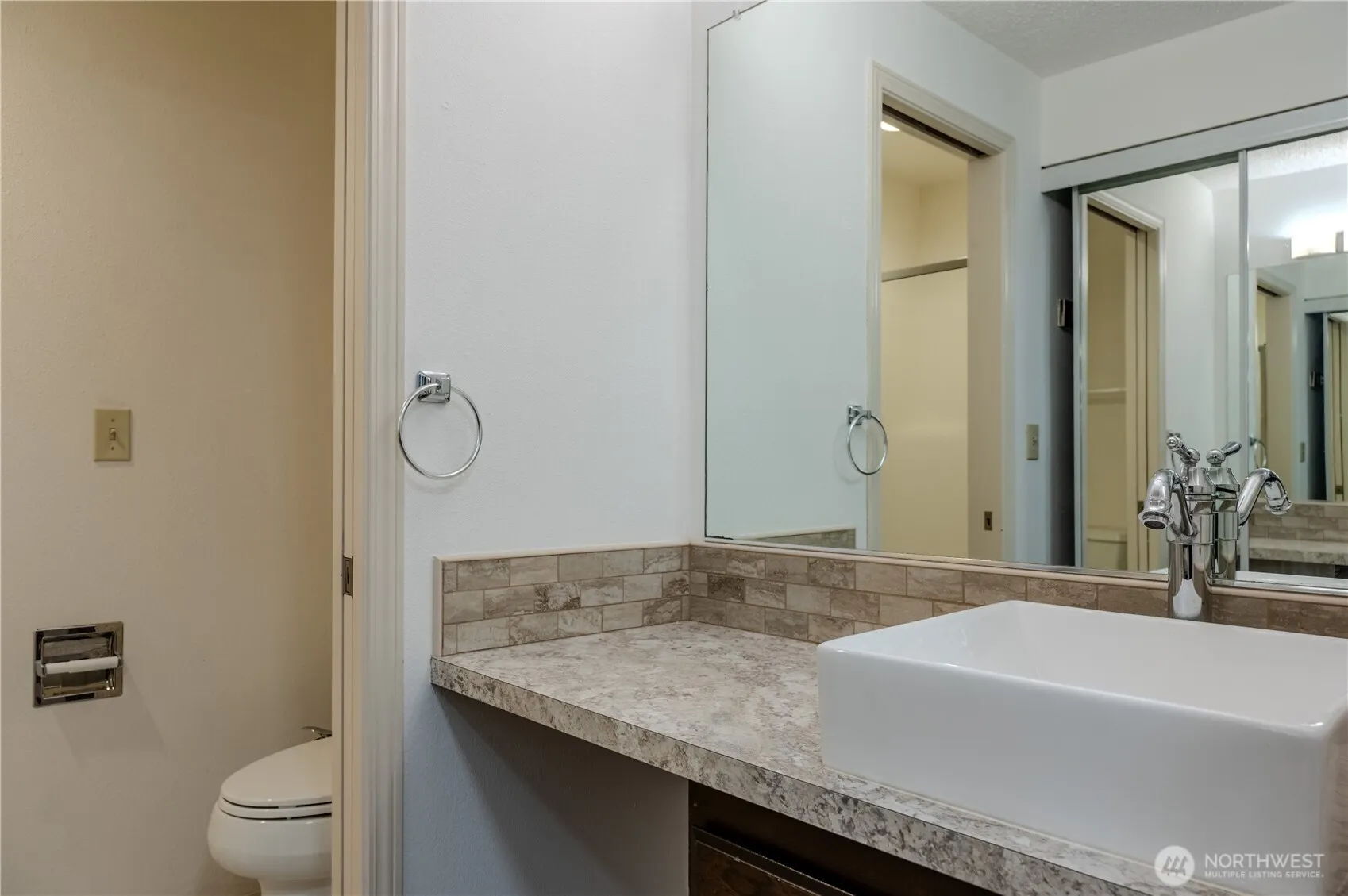 9904 NE 124th Street #1005, Kirkland, WA 98034
