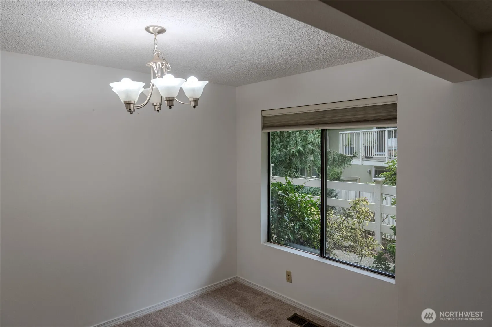 9904 NE 124th Street #1005, Kirkland, WA 98034