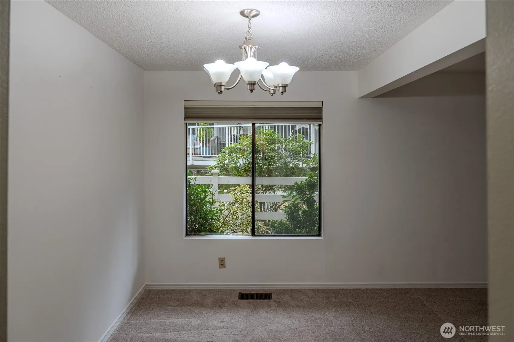9904 NE 124th Street #1005, Kirkland, WA 98034