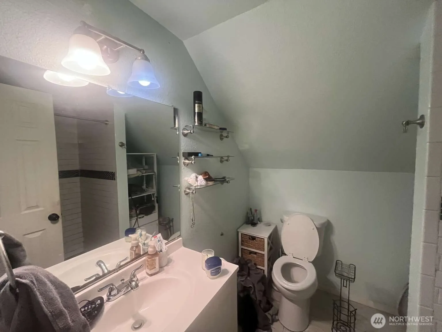 14252 76th Place NE, Kirkland, WA 98034