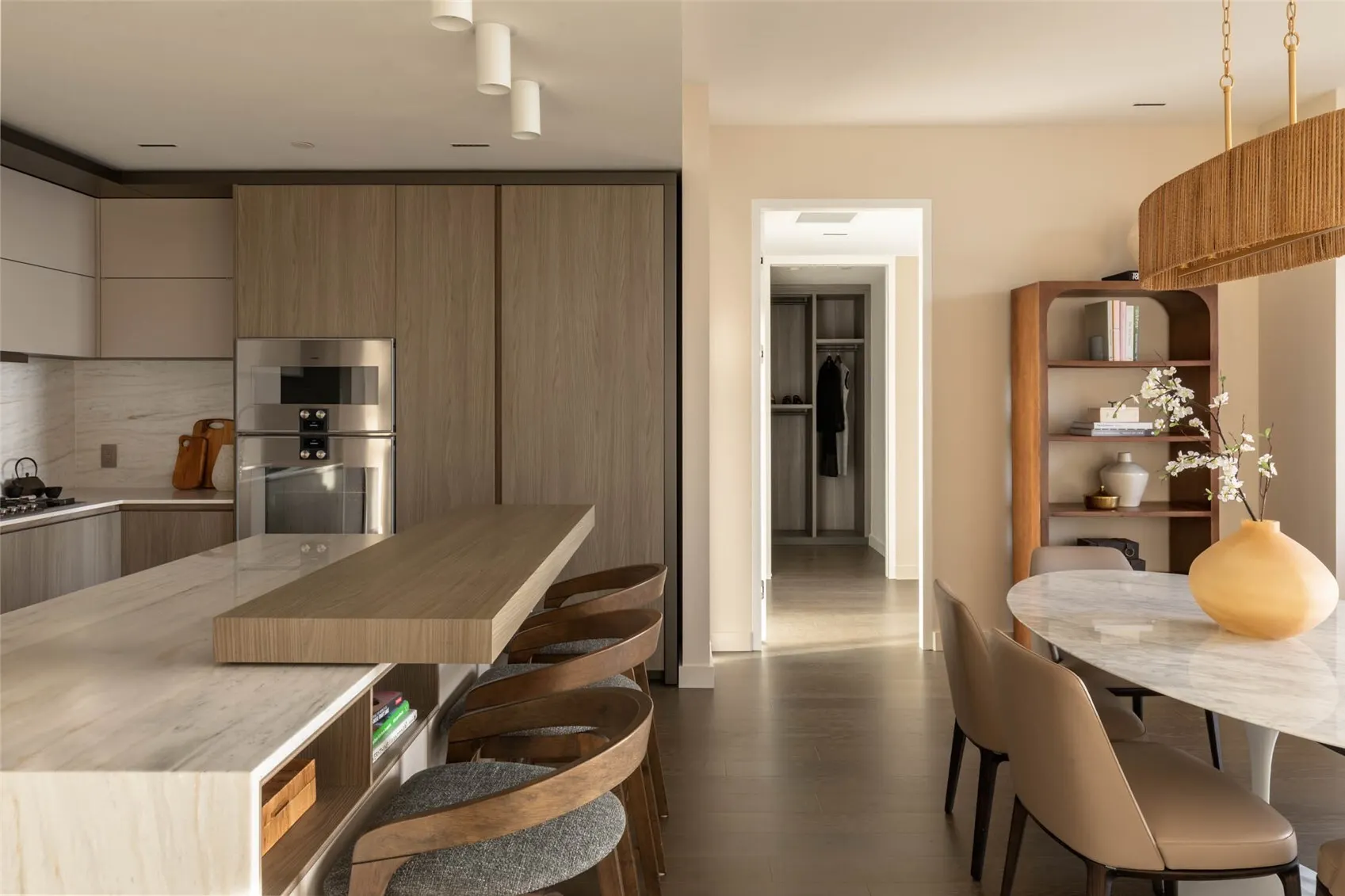 838 Avenue Square NE #2202, Bellevue, WA 98004