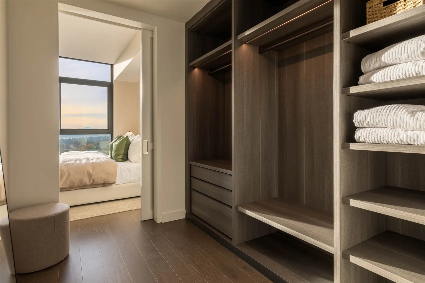 838 Avenue Square NE #2202, Bellevue, WA 98004
