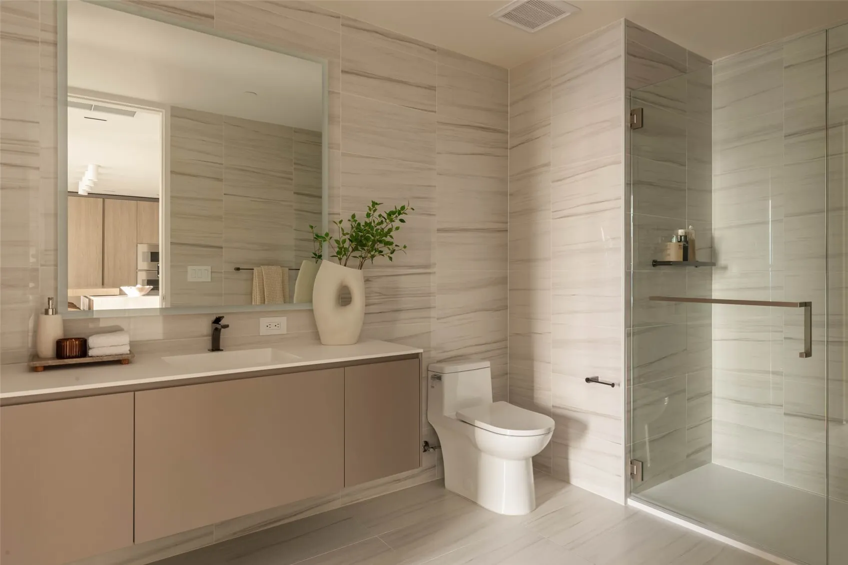 838 Avenue Square NE #2202, Bellevue, WA 98004