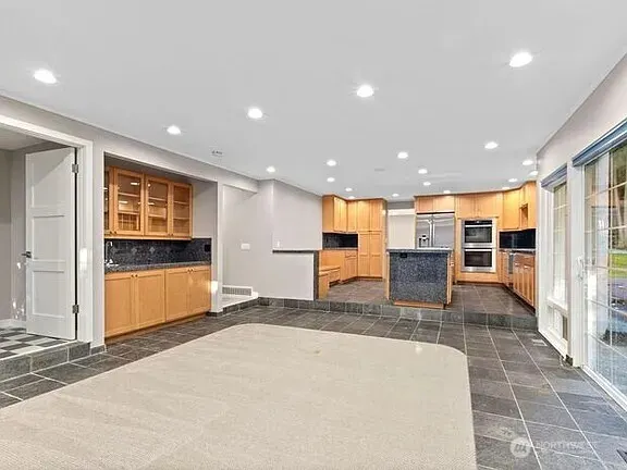 3610 130th Avenue NE, Bellevue, WA 98005