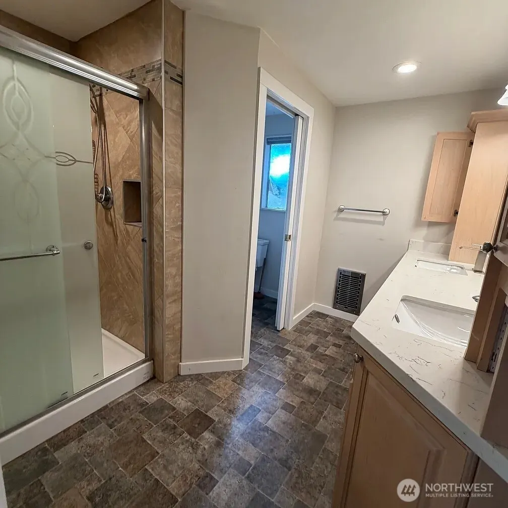14003 125th Place NE, Kirkland, WA 98034