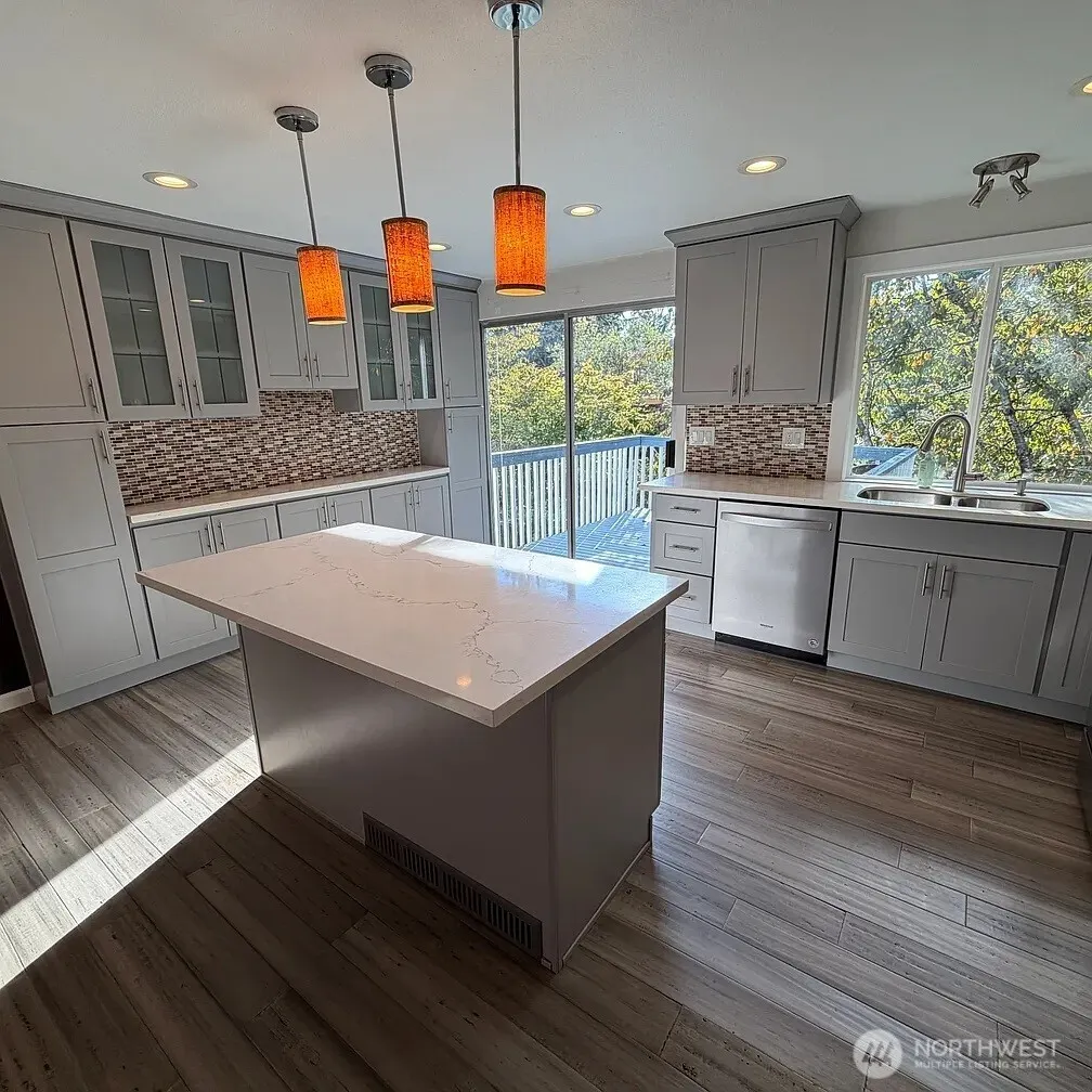 14003 125th Place NE, Kirkland, WA 98034
