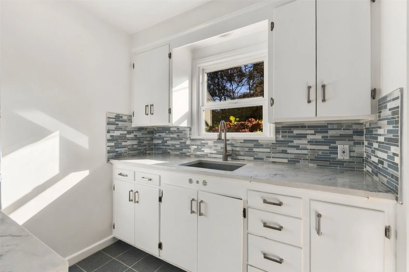 3903 SW Rose Street , Seattle, WA 98136