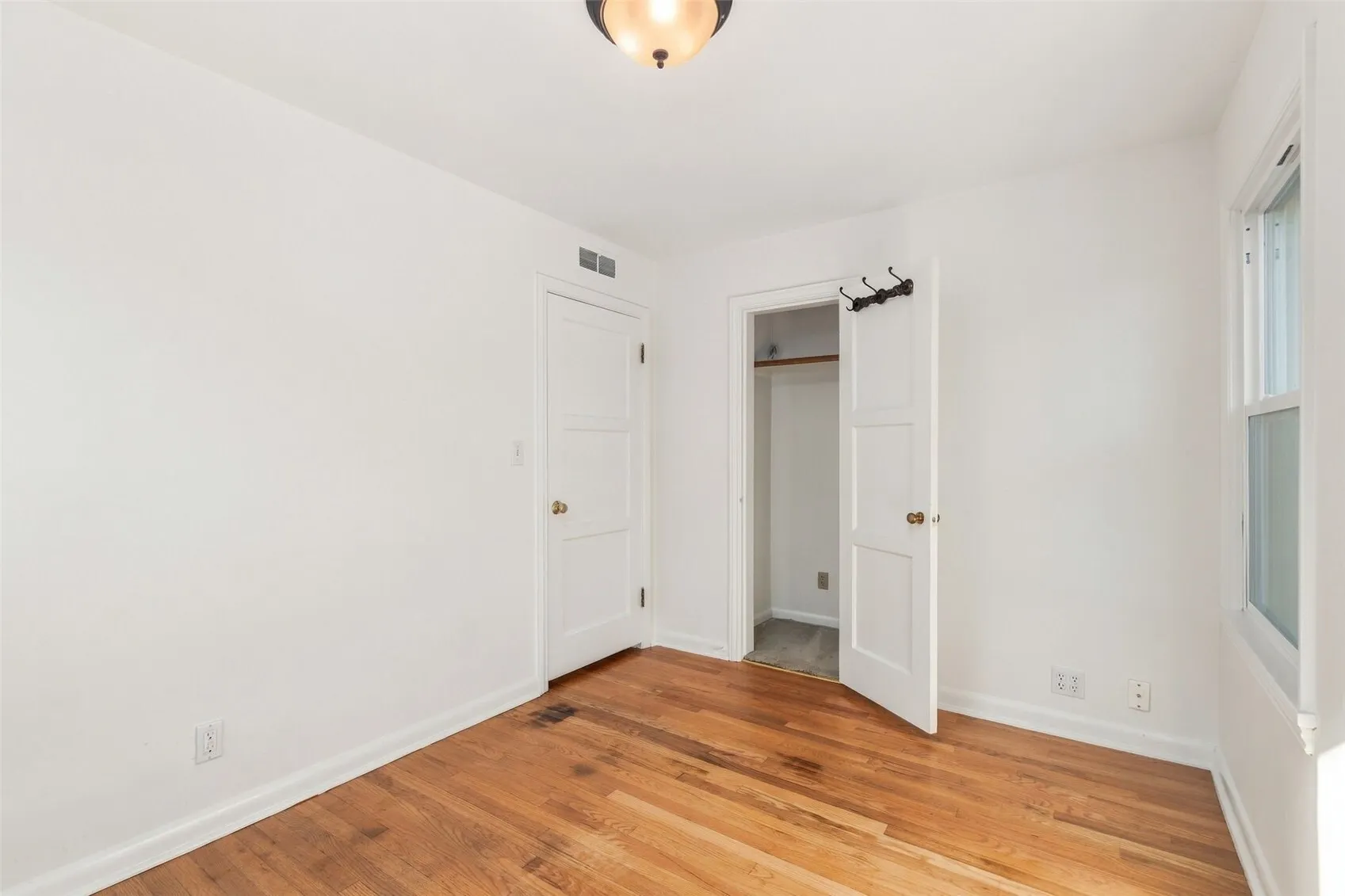 3903 SW Rose Street , Seattle, WA 98136