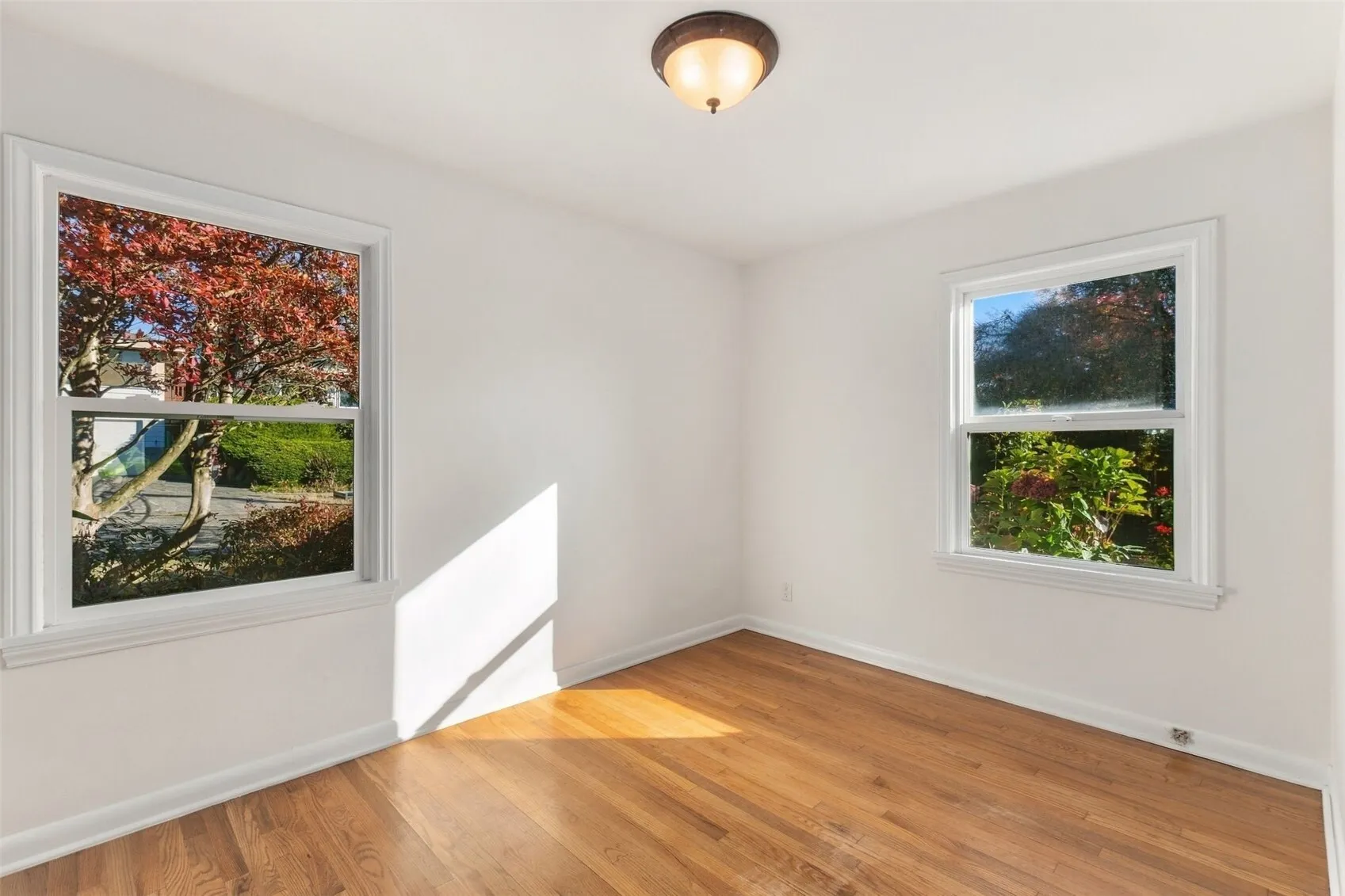 3903 SW Rose Street , Seattle, WA 98136
