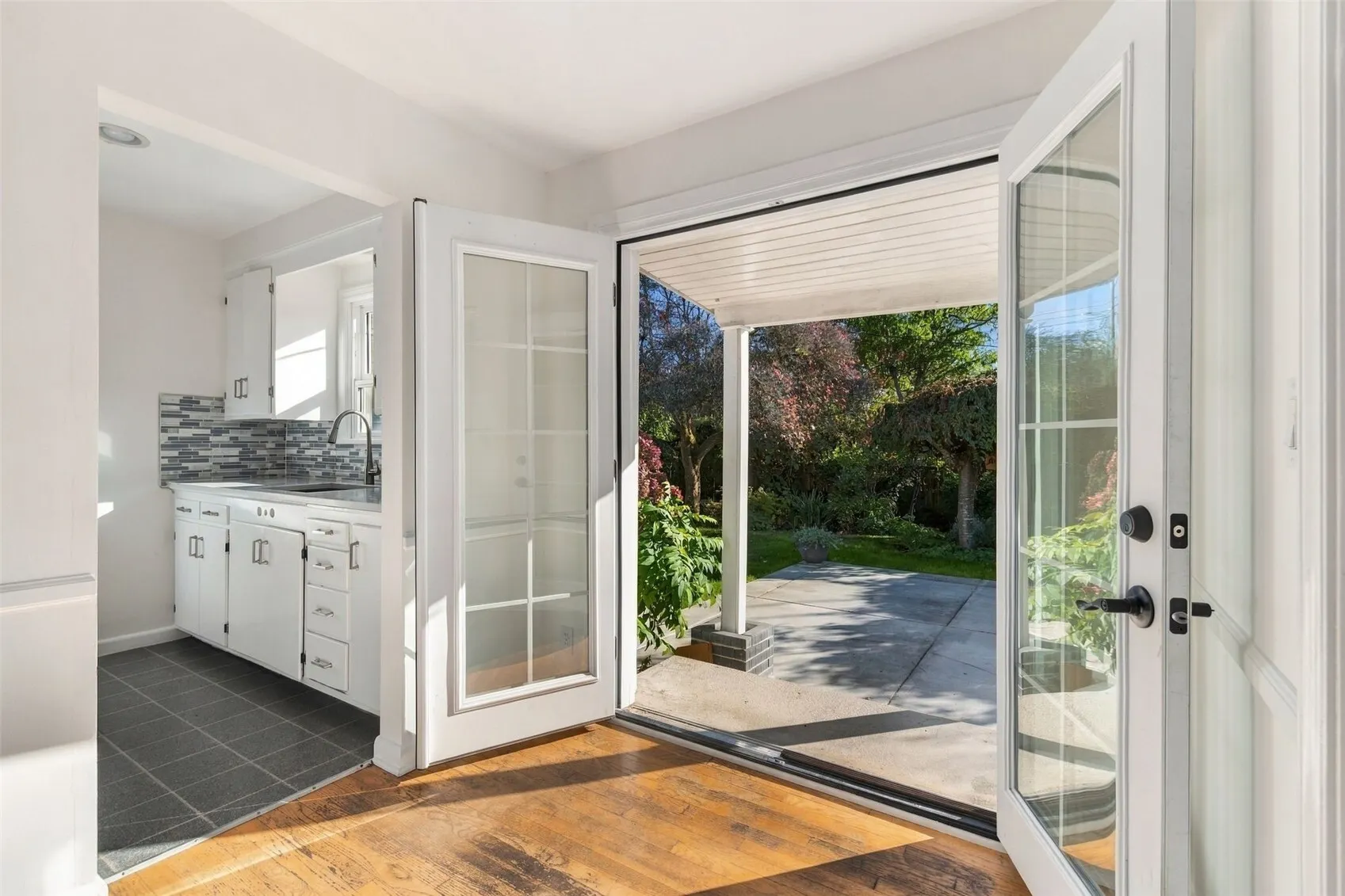 3903 SW Rose Street , Seattle, WA 98136