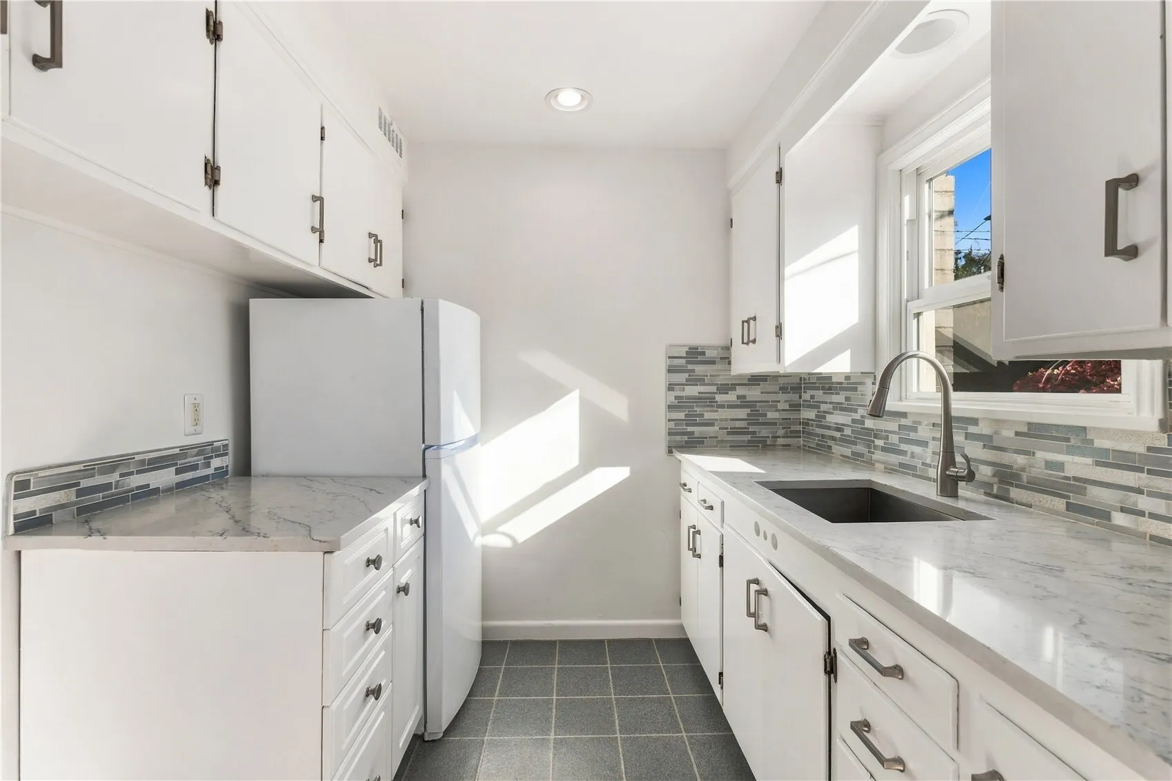 3903 SW Rose Street , Seattle, WA 98136
