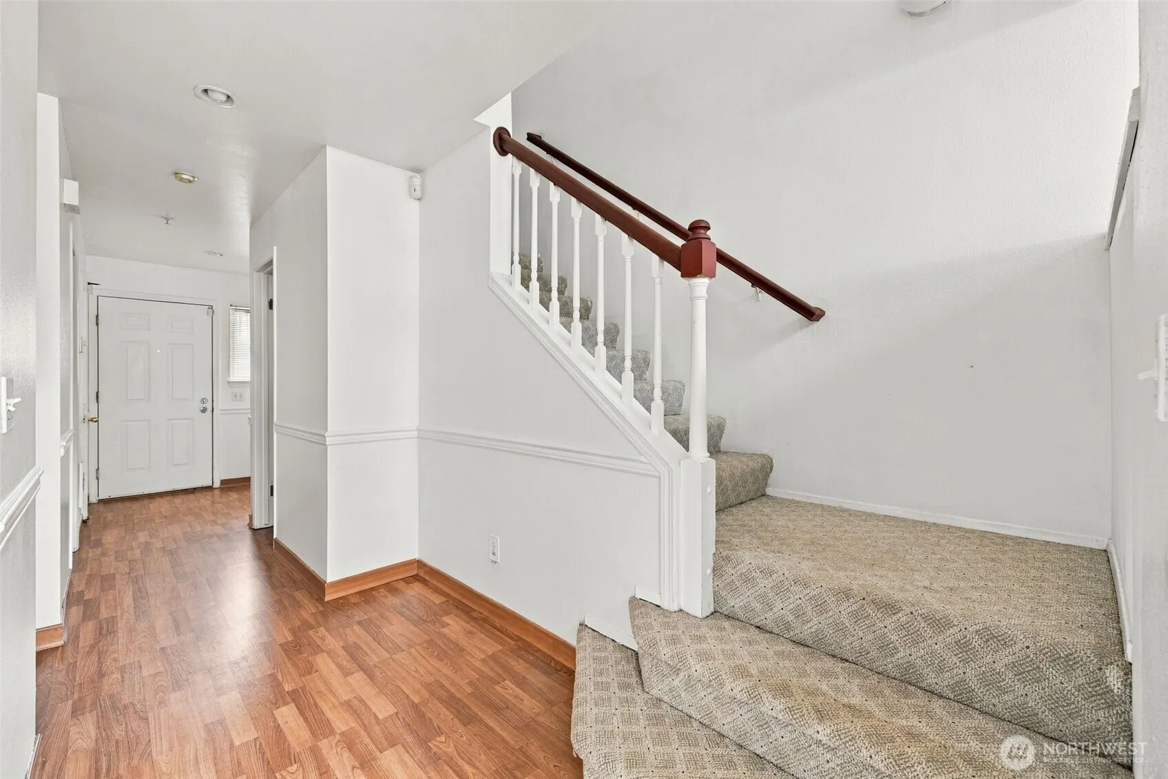 6704 S 239TH Place #B102, Kent, WA 98032