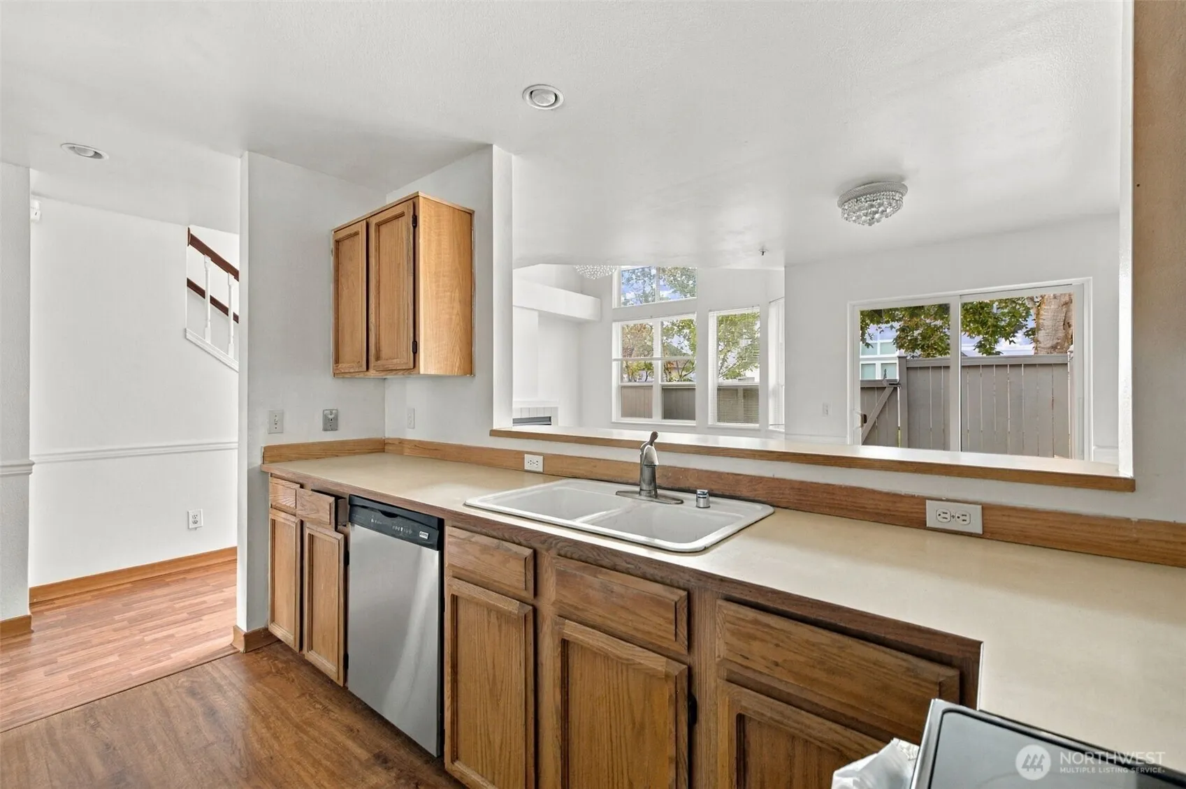 6704 S 239TH Place #B102, Kent, WA 98032