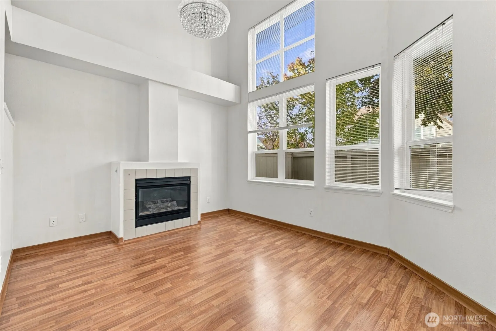 6704 S 239TH Place #B102, Kent, WA 98032