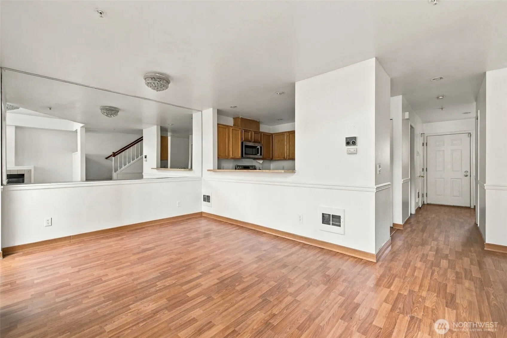 6704 S 239TH Place #B102, Kent, WA 98032