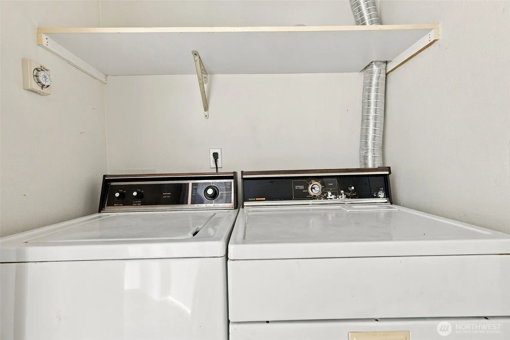 6704 S 239TH Place #B102, Kent, WA 98032