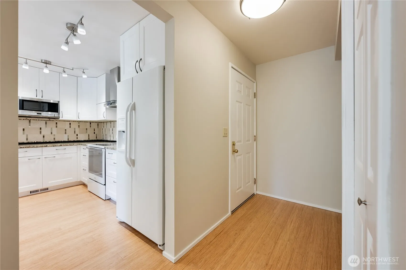 4152 Providence Point Drive SE #104, Issaquah, WA 98029