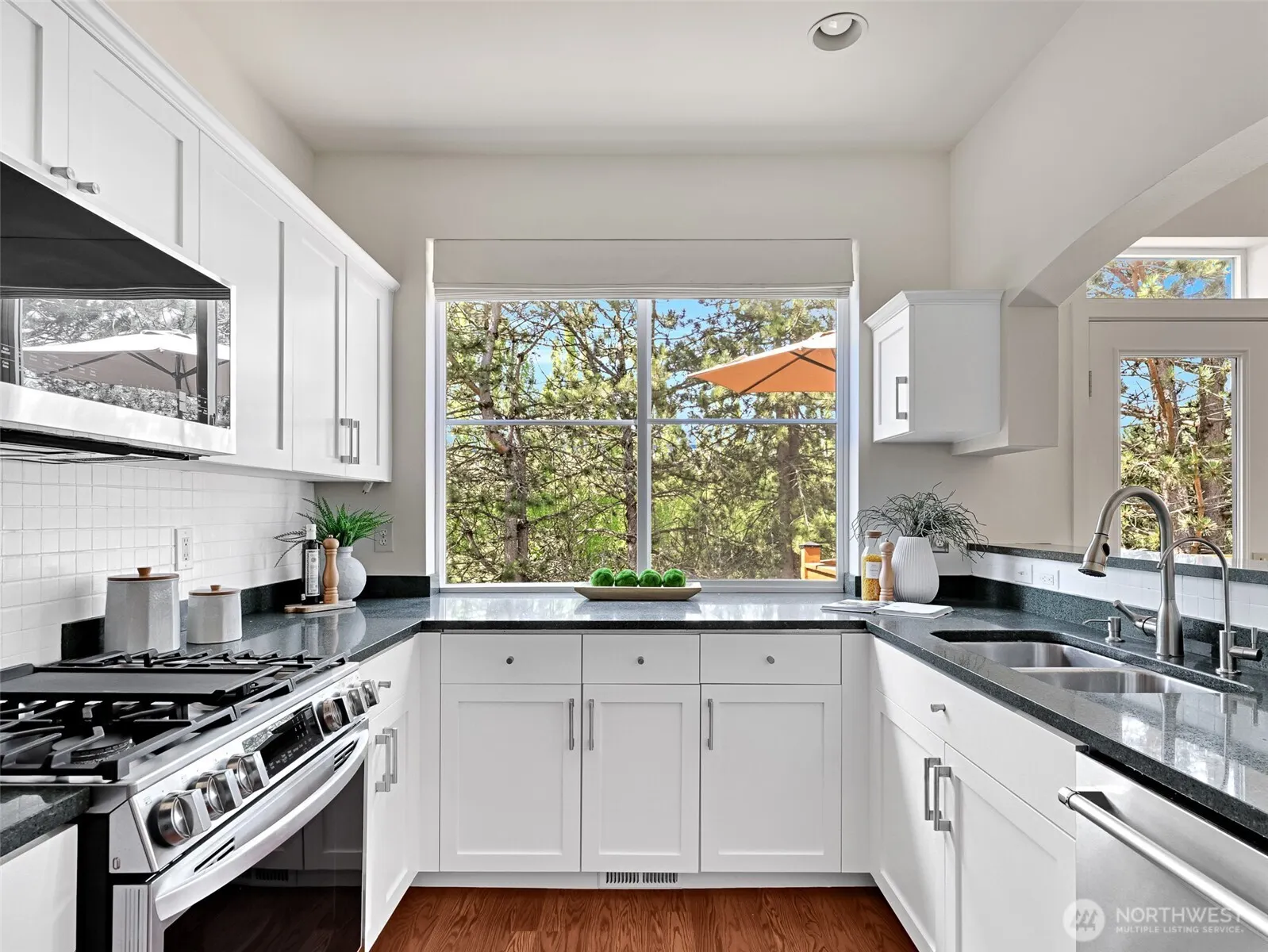 23901 SE 7th Lane , Sammamish, WA 98074