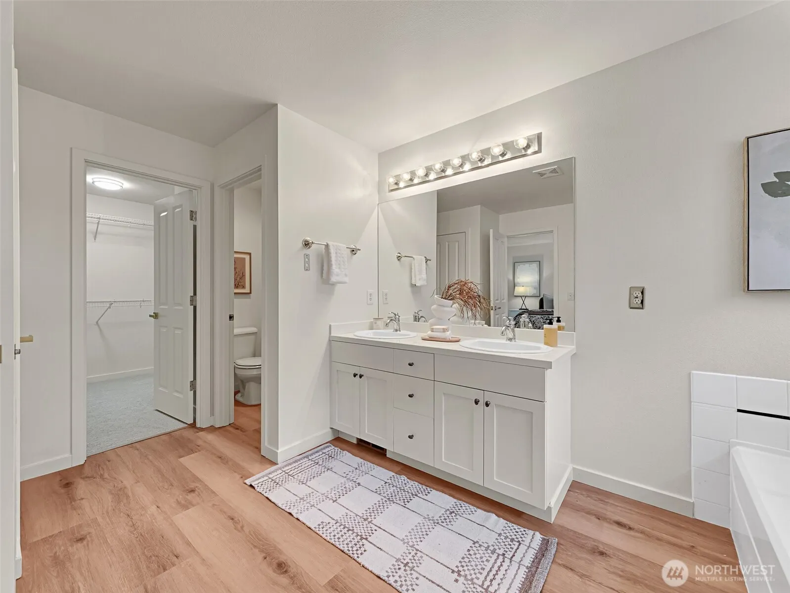 23901 SE 7th Lane , Sammamish, WA 98074