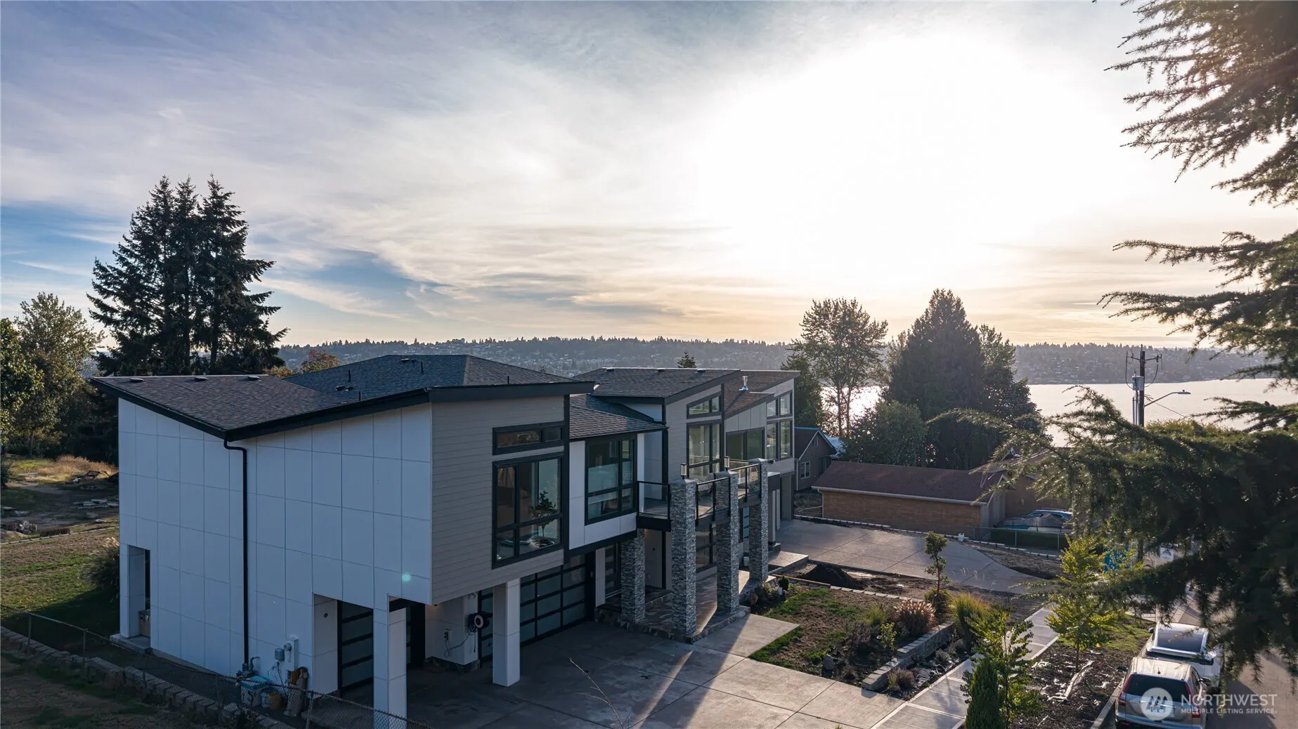 1417 N 24th st , Renton, WA 98056