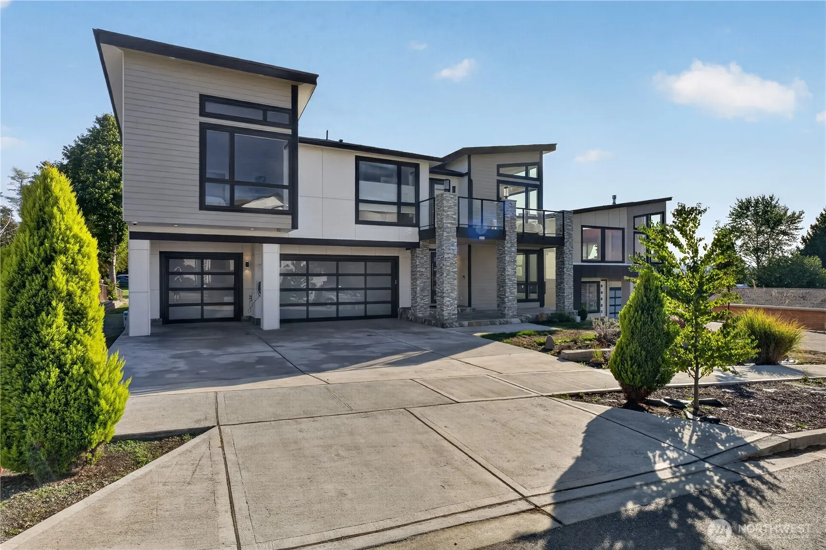 1417 N 24th st , Renton, WA 98056