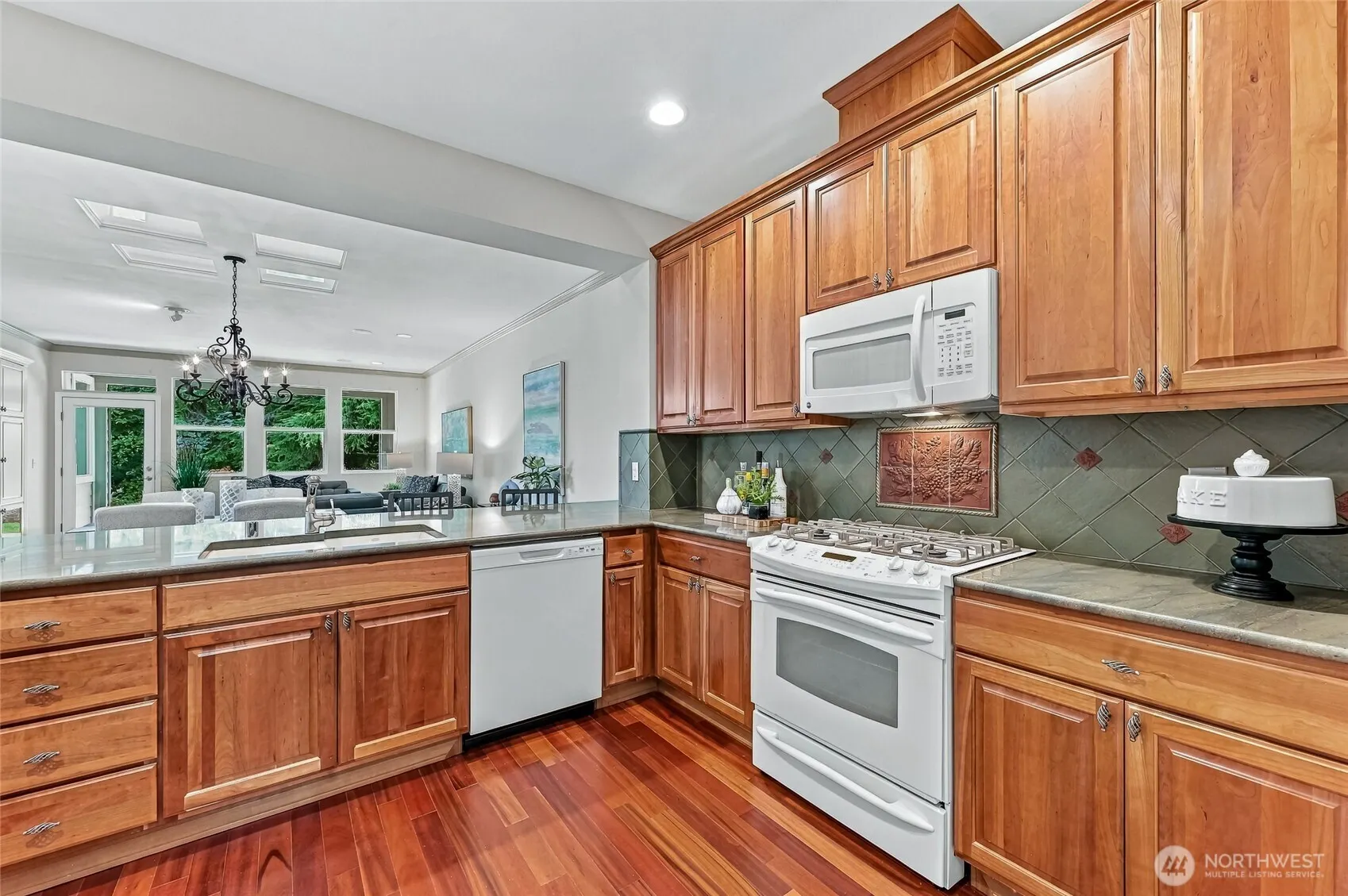 12114 Big Leaf Way NE, Redmond, WA 98053