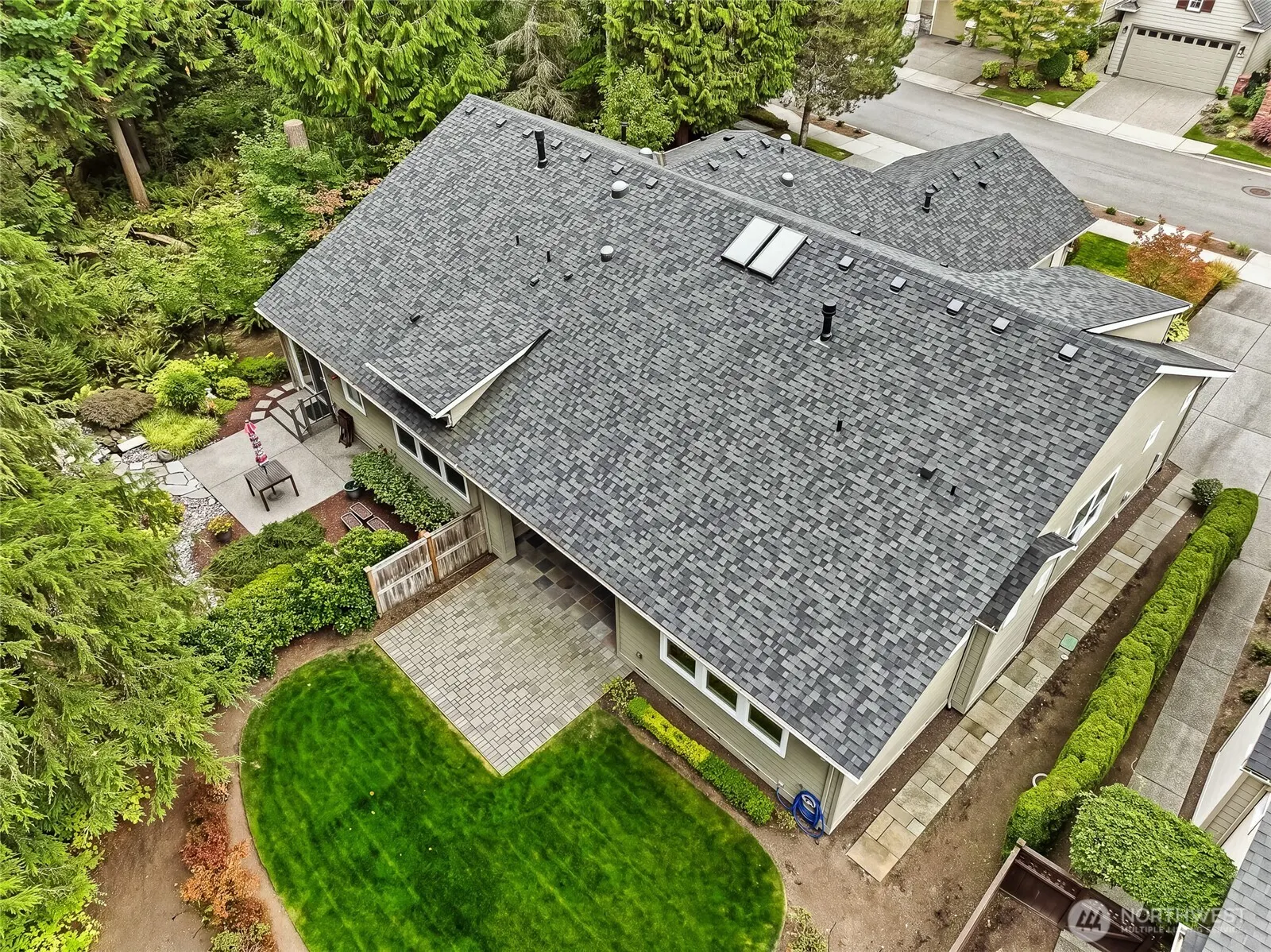 12114 Big Leaf Way NE, Redmond, WA 98053