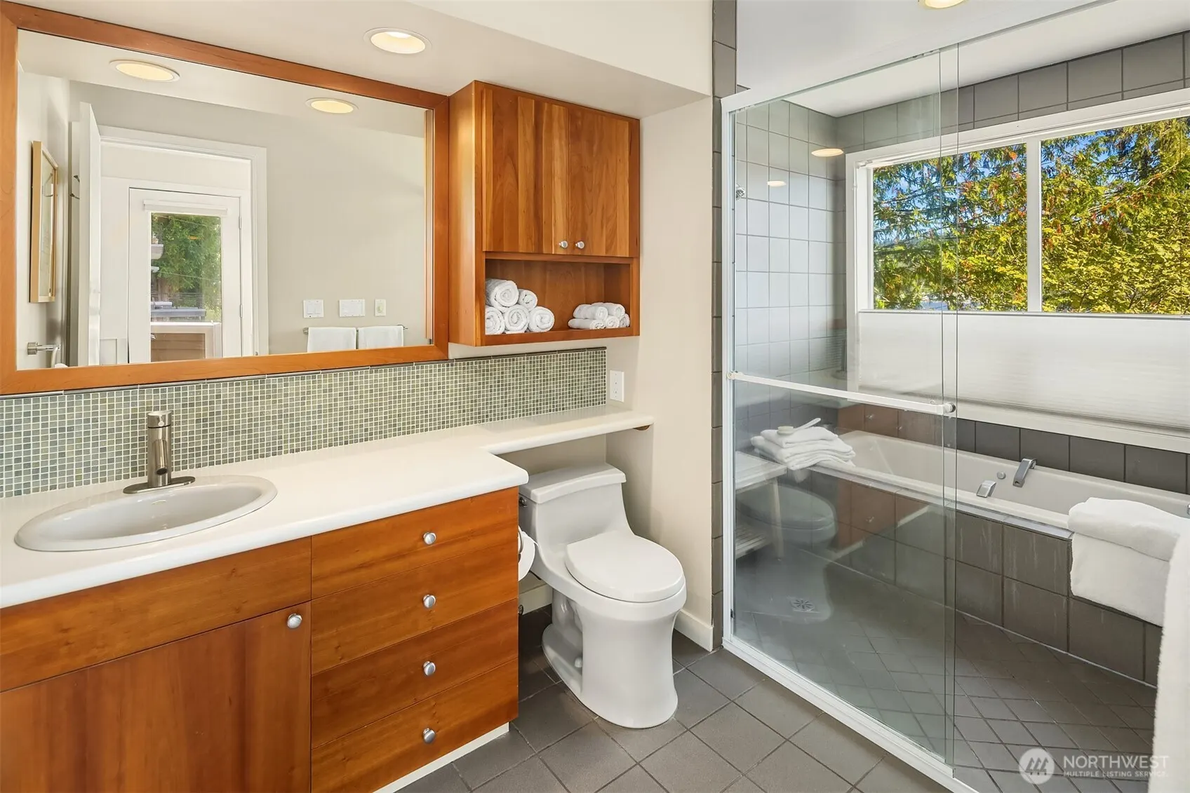 2604 W Lake Sammamish Parkway NE, Redmond, WA 98052