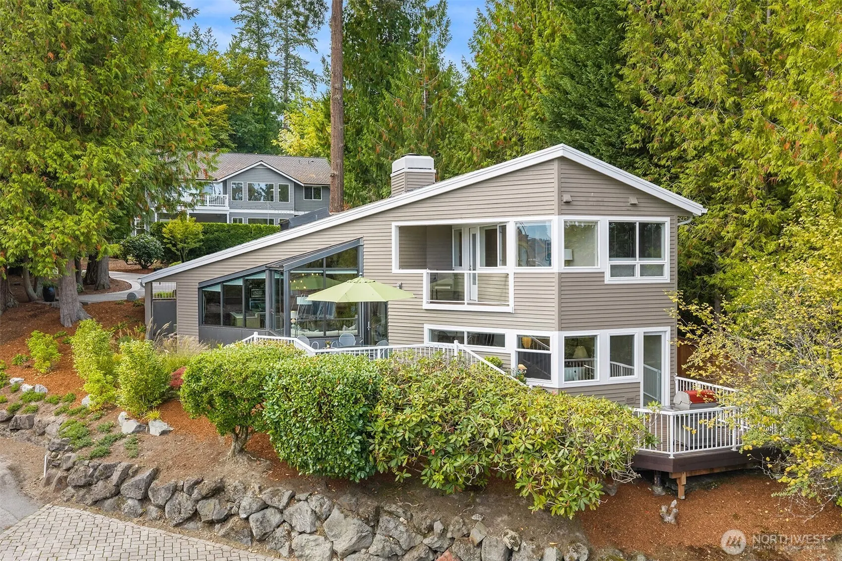 2604 W Lake Sammamish Parkway NE, Redmond, WA 98052